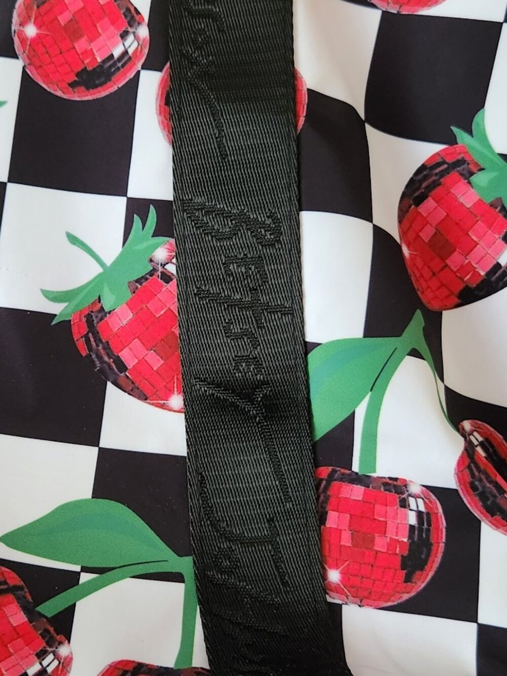 Betsey Johnson insulated cooler tote XL cherries B/W NWT $68 - Picture 3 of 5